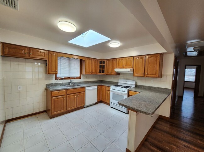 937 Grove St in Elizabeth, NJ - Building Photo - Building Photo