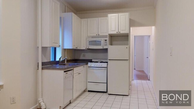 241 E 38th St in New York, NY - Foto de edificio - Building Photo