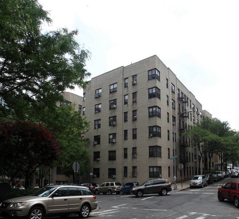 740 W 187th St in New York, NY - Building Photo