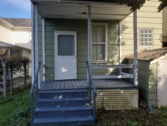 195 D St, Unit 2 in Johnstown, PA - Foto de edificio - Building Photo