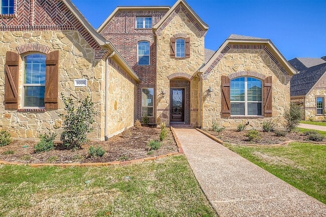 property at 9006 Forest Park Ct