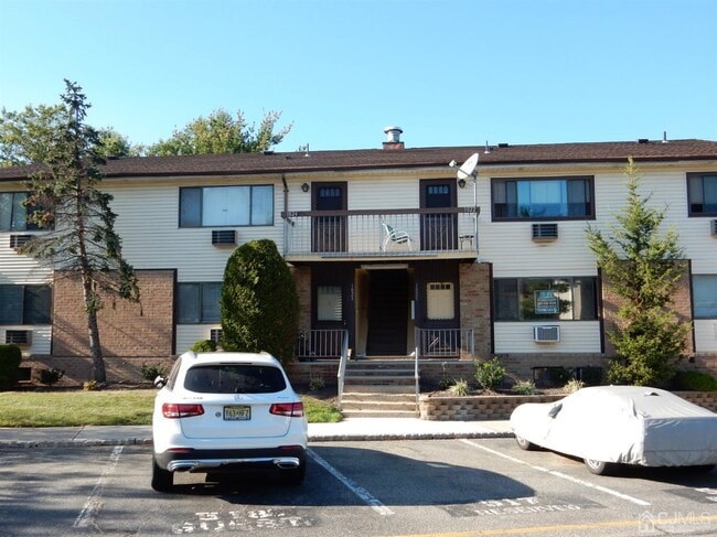 1022 Cricket Ln in Woodbridge, NJ - Building Photo - Building Photo