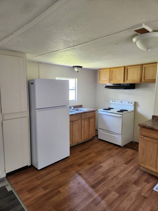 134 Hussey Mhp Ln in Beulaville, NC - Building Photo