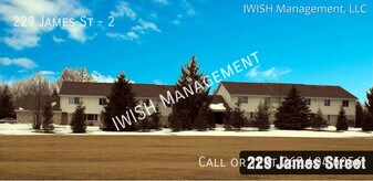 229 James St in Slinger, WI - Building Photo