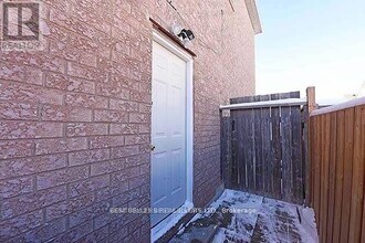 3045 Hawktail Crescent in Mississauga, ON - Building Photo - Building Photo