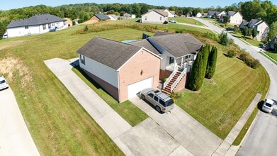 426 Bryants Way in London, KY - Building Photo - Building Photo