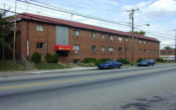 Mar Y Sol Apartments in Philadelphia, PA - Building Photo - Building Photo