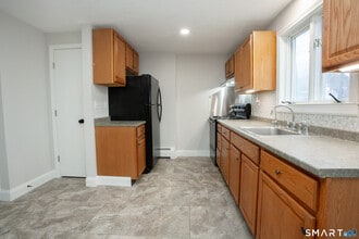 366 Albany Turnpike in Canton, CT - Building Photo - Building Photo