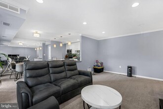 12201 Academy Way in North Bethesda, MD - Foto de edificio - Building Photo