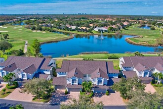 5917 3 Iron Dr in Naples, FL - Foto de edificio - Building Photo