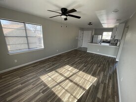 911 Vance Jackson Rd in San Antonio, TX - Building Photo