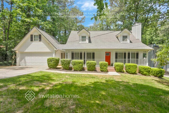 5884 Four Winds Dr SW in Lilburn, GA - Building Photo - Building Photo