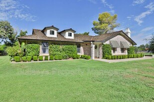 2672 E Mesquite St in Gilbert, AZ - Building Photo