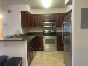 7630 Westwood Dr in Tamarac, FL - Building Photo - Building Photo