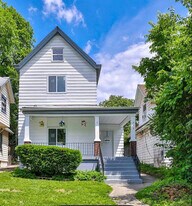 812 Fairbanks Ave in Cincinnati, OH - Building Photo