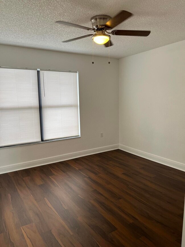 1522 Lake Crystal Dr in Royal Palm Beach, FL - Building Photo - Building Photo