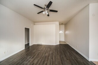 7117 Gloucester Way Dr in Memphis, TN - Building Photo - Building Photo