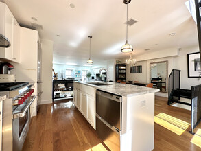 73 Broad St, Unit 4 in Boston, MA - Building Photo - Building Photo