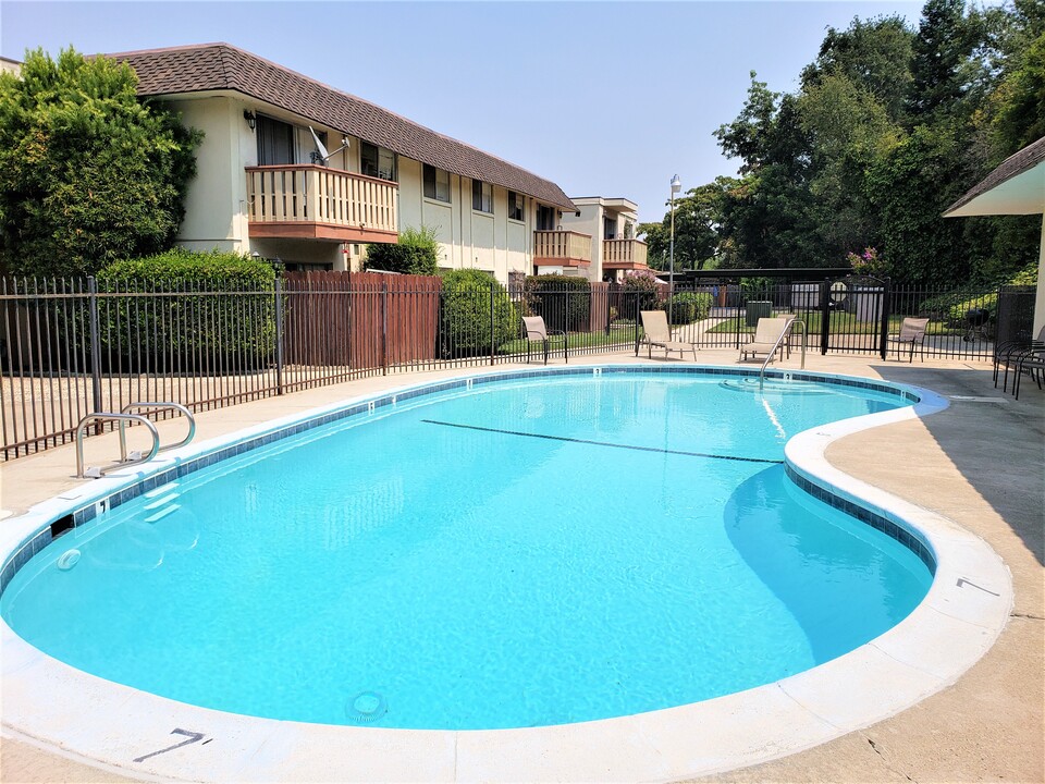 Arlington Apartments in Fair Oaks, CA - Foto de edificio