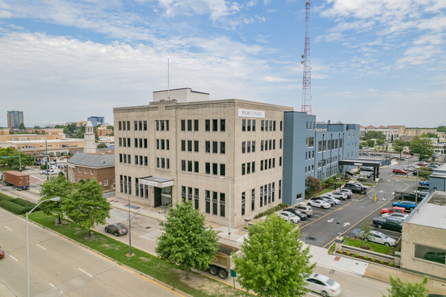 Pilot Place in Norfolk, VA - Building Photo - Building Photo