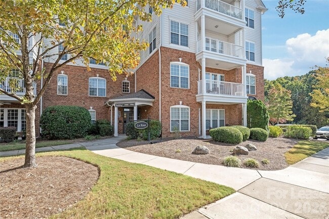 15007 Santa Lucia Dr, Unit 1107 in Charlotte, NC - Building Photo - Building Photo