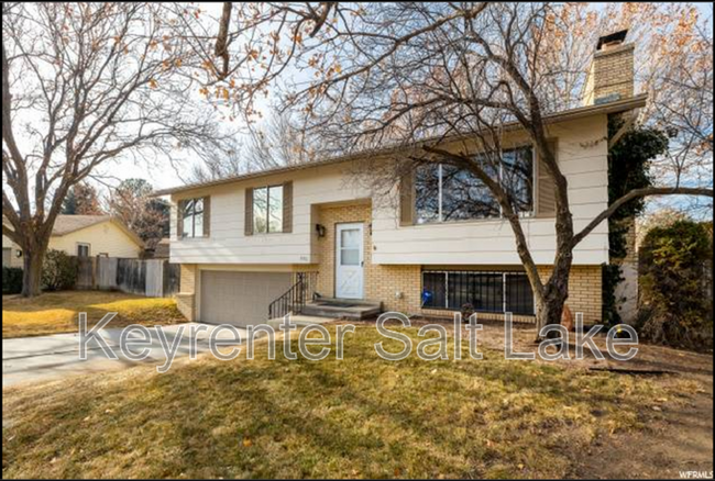 property at 2373 Jack Cir