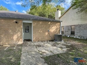 5084 Cumberland Cove Dr in Baton Rouge, LA - Building Photo - Building Photo