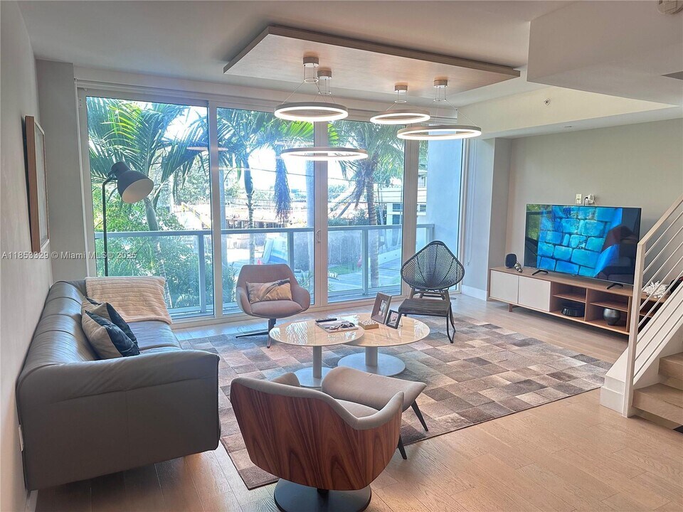 1000 99th St, Unit 5 in Bay Harbor Islands, FL - Building Photo