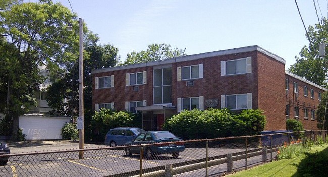 Winston Place Apartments in Lakewood, OH - Building Photo - Building Photo