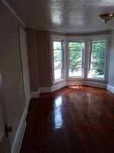 21 Pleasant St, Unit 2 in Upton, MA - Foto de edificio - Building Photo