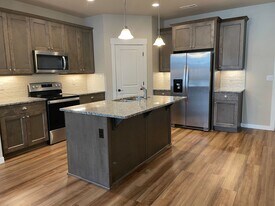 7104 S 13th St in Ridgefield, WA - Building Photo