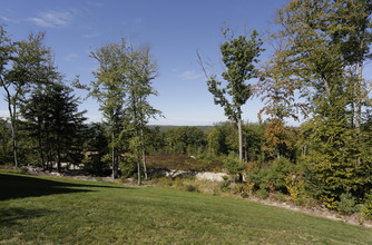 University Heights in Hooksett, NH - Building Photo - Building Photo