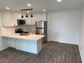 17210 Newhope St in Fountain Valley, CA - Building Photo