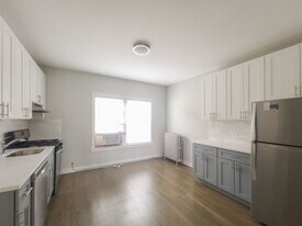 5137 N Wolcott Ave, Unit 3A in Chicago, IL - Building Photo
