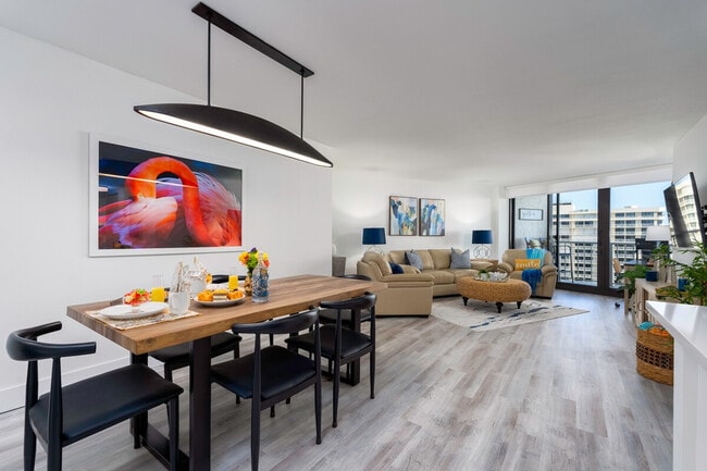 380 Seaview Ct