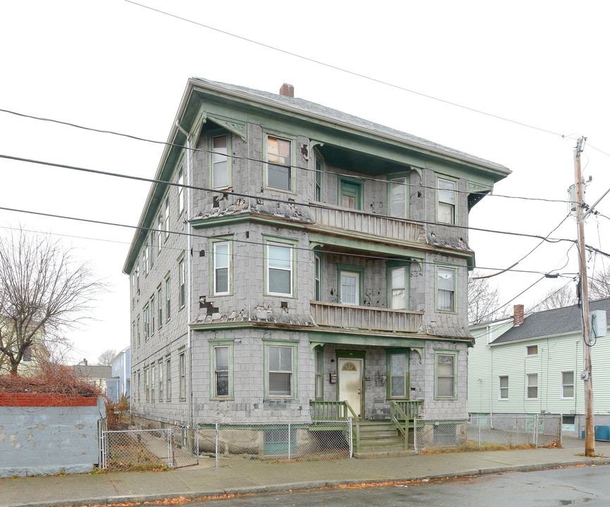 319 S 2nd St in New Bedford, MA - Building Photo