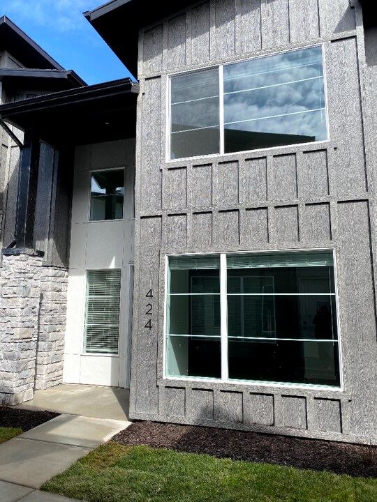 424 W 40 S in Providence, UT - Building Photo