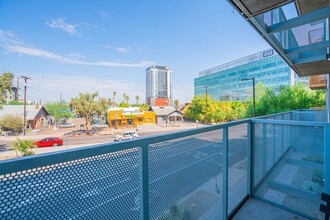 333 E Roosevelt St in Phoenix, AZ - Foto de edificio - Building Photo