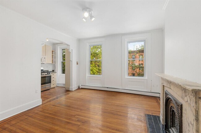 237 Grove St in Jersey City, NJ - Building Photo - Building Photo
