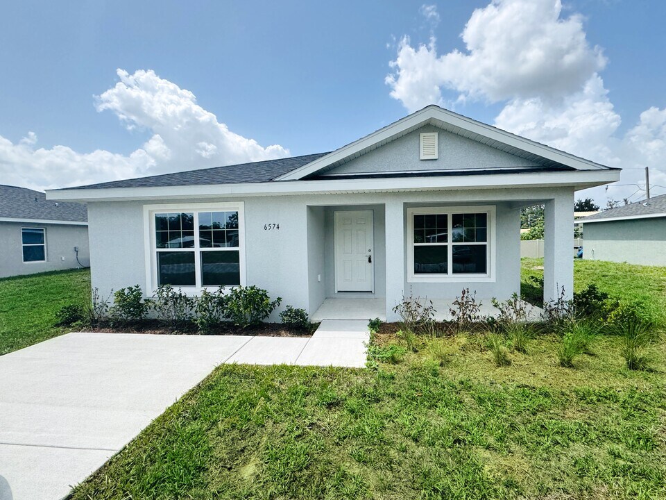 6574 SE 108th Ln in Belleview, FL - Building Photo