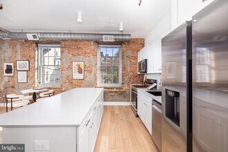 901 King St in Alexandria, VA - Building Photo - Building Photo