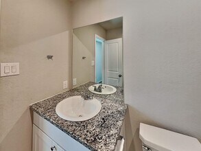 4244 Thalweg Way in San Antonio, TX - Building Photo - Building Photo