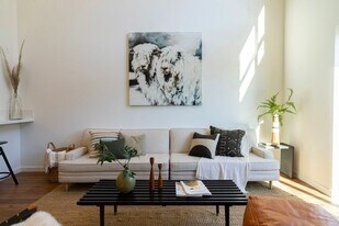 527 S Wilton Pl in Los Angeles, CA - Foto de edificio - Interior Photo