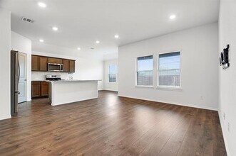 717 English Dr in Krugerville, TX - Building Photo - Building Photo