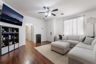 7152 Brassica Ct in Las Vegas, NV - Building Photo - Building Photo