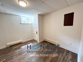 20 Academy St-Unit -2 in Hallowell, ME - Building Photo - Building Photo