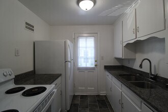 307 E 27th Ave in North Kansas City, MO - Building Photo - Building Photo