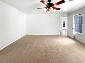 16126 Spinnaker Dr in Crosby, TX - Building Photo - Building Photo