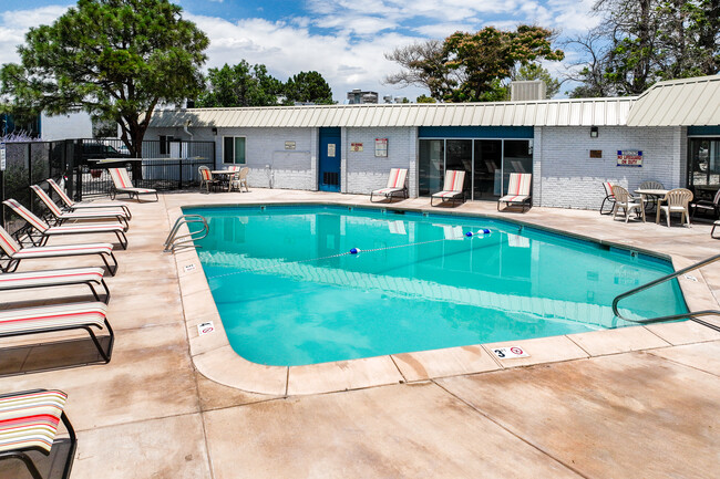 Canyon Crest in Albuquerque, NM - Building Photo - Building Photo