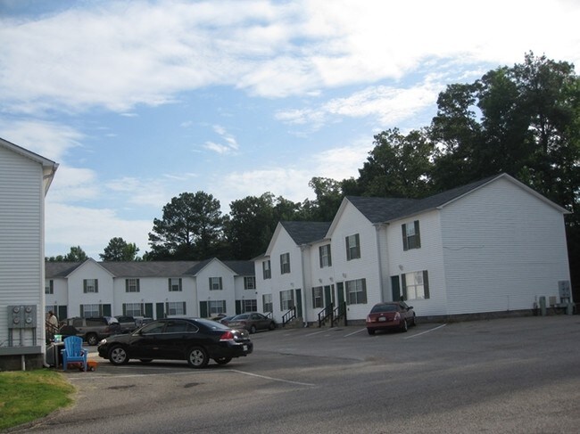 Lakeside Townhouses in Lexington, TN - Building Photo - Building Photo